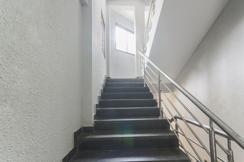 Oyo 47565 Hotel Cm Residency