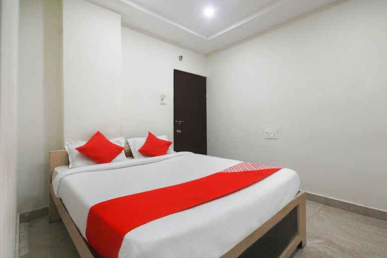 Oyo 47565 Hotel Cm Residency