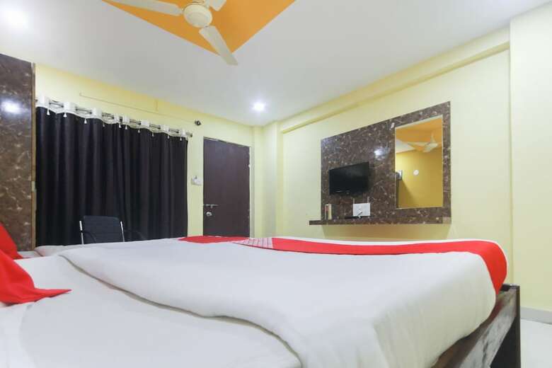 Oyo 47565 Hotel Cm Residency