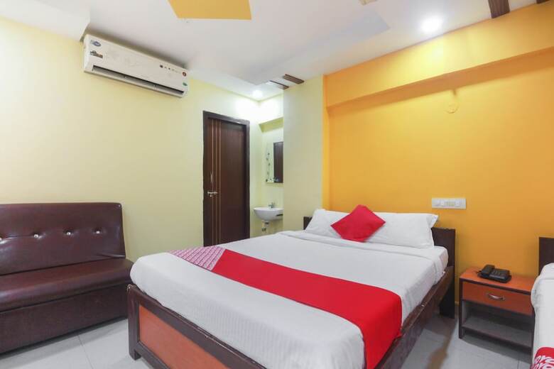 Oyo 47565 Hotel Cm Residency