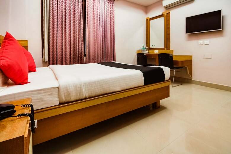 Capital O 49169 Hotel Raks