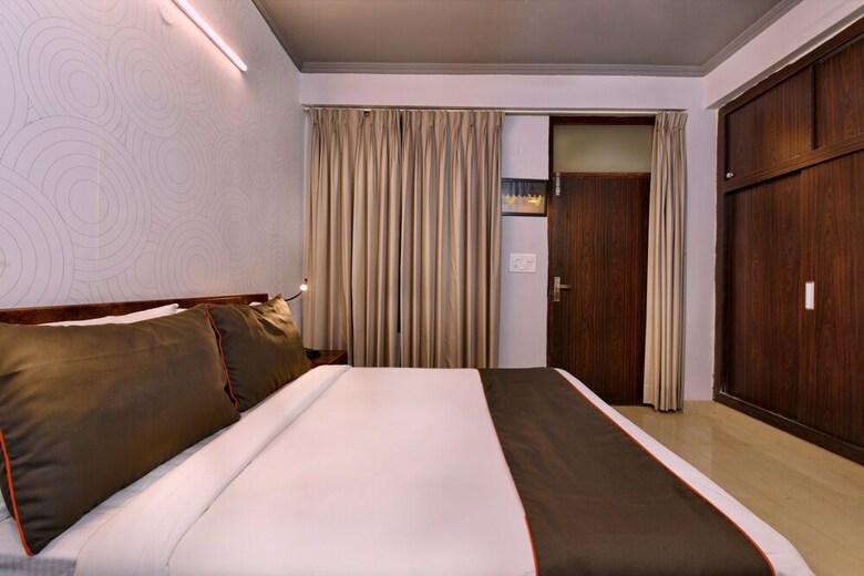 Hotel Collection O 46143 Sector 27