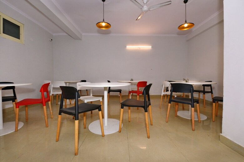 Hotel Collection O 46143 Sector 27