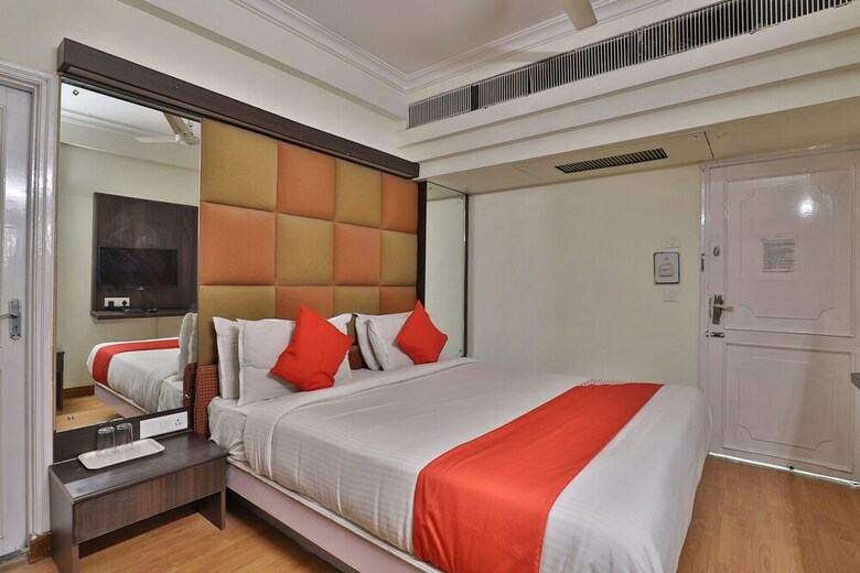 Oyo 2308 Hotel Crown