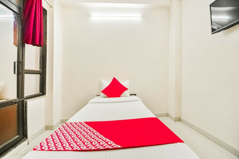 Oyo 44605 Hotel Skyway