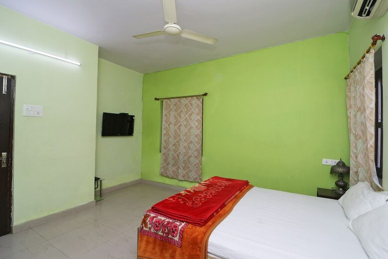 Spot On 42114 Hotel Ashoka
