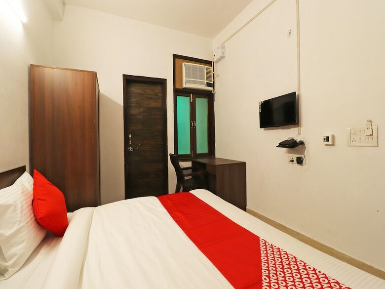 Hotel Oyo Flagship 39677 Haiderpur Rd