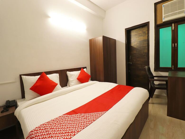 Hotel Oyo Flagship 39677 Haiderpur Rd