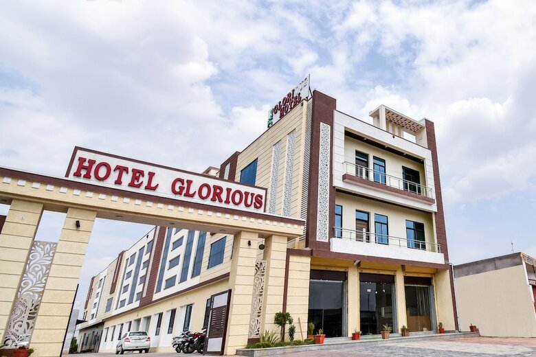 Hotel Oyo 44607 Glorious Resort