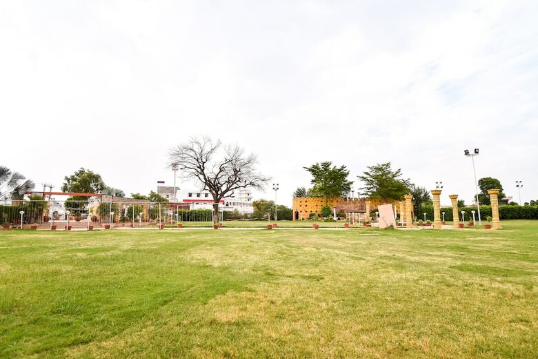 Hotel Oyo 44607 Glorious Resort