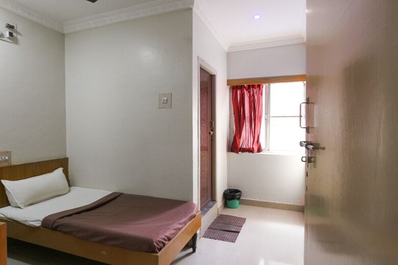 Spot On 46937 Hotel Paul Sornam Lodge