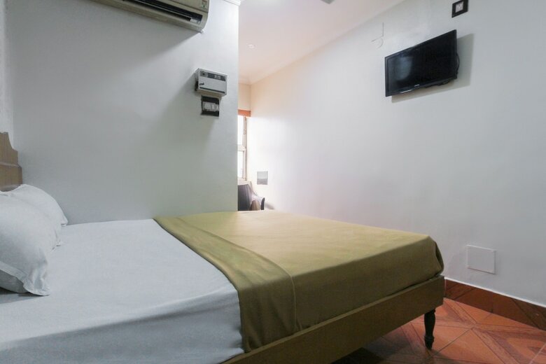 Spot On 46937 Hotel Paul Sornam Lodge
