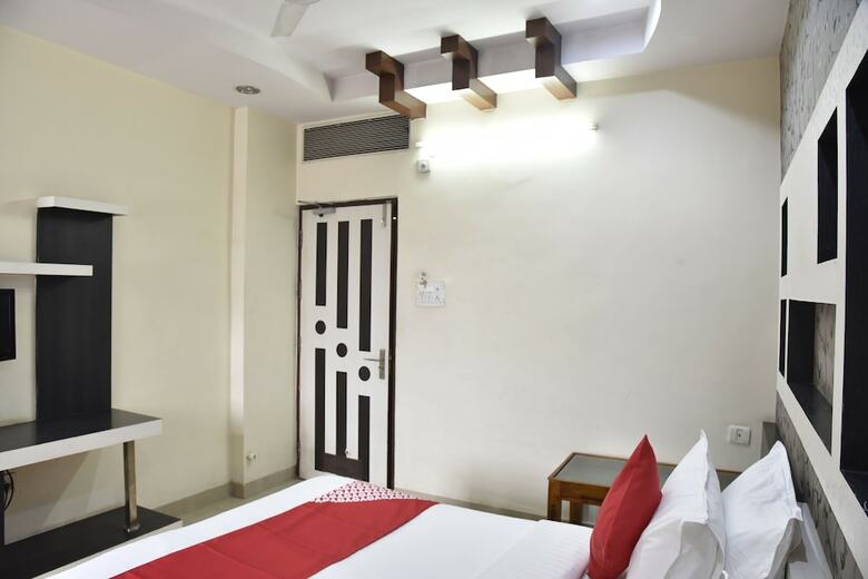 Oyo 49896 Hotel Ic Inn