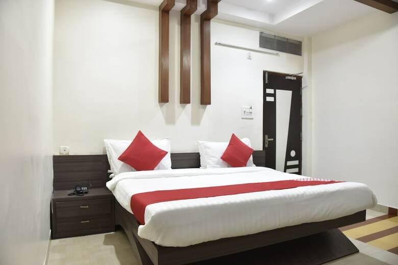 Oyo 49896 Hotel Ic Inn