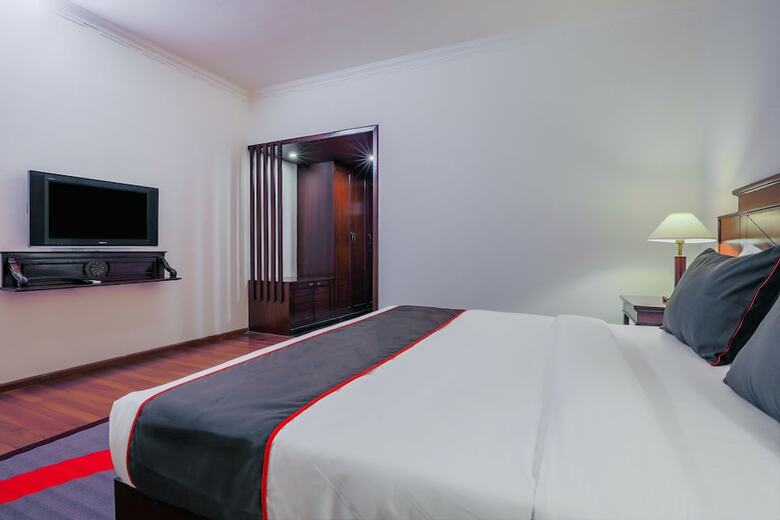 Hotel Collection O 40310 Devasthali