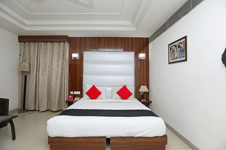 Capital O 445 Impress Hotel