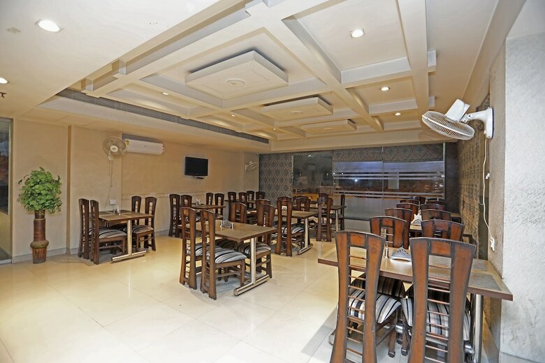 Capital O 445 Impress Hotel