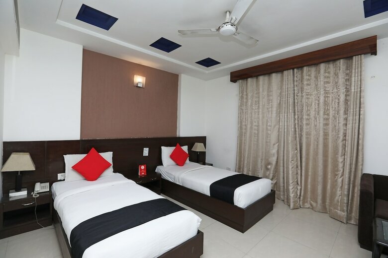 Capital O 445 Impress Hotel