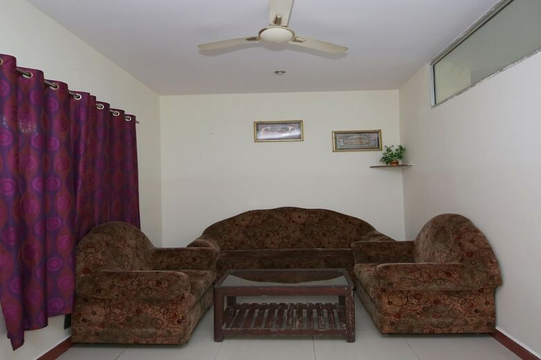Spot On 44921 Hotel Satkar