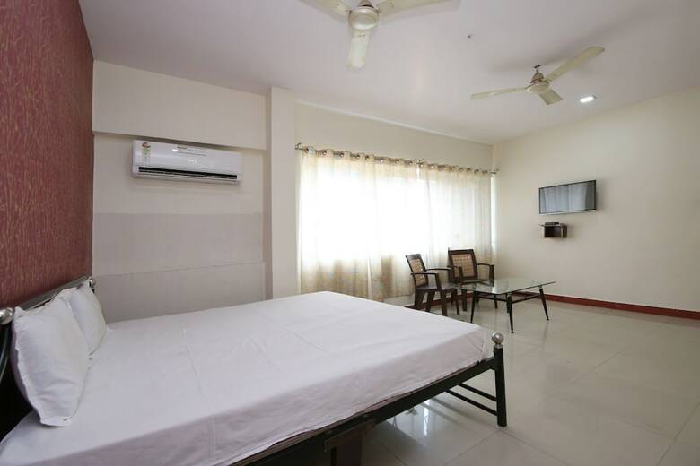 Spot On 44921 Hotel Satkar