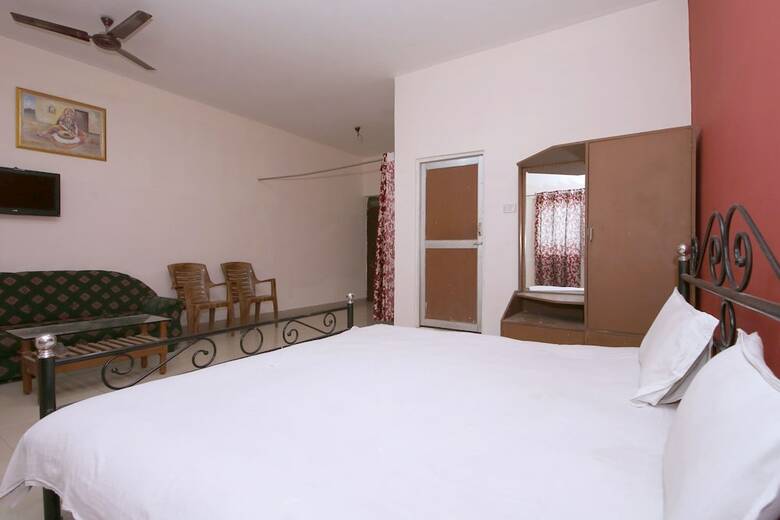 Spot On 44921 Hotel Satkar