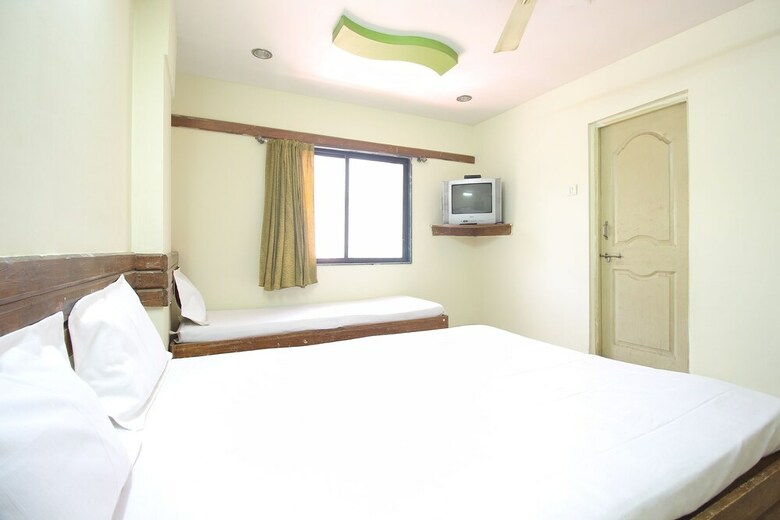 Spot On 40287 Hotel Shangrila