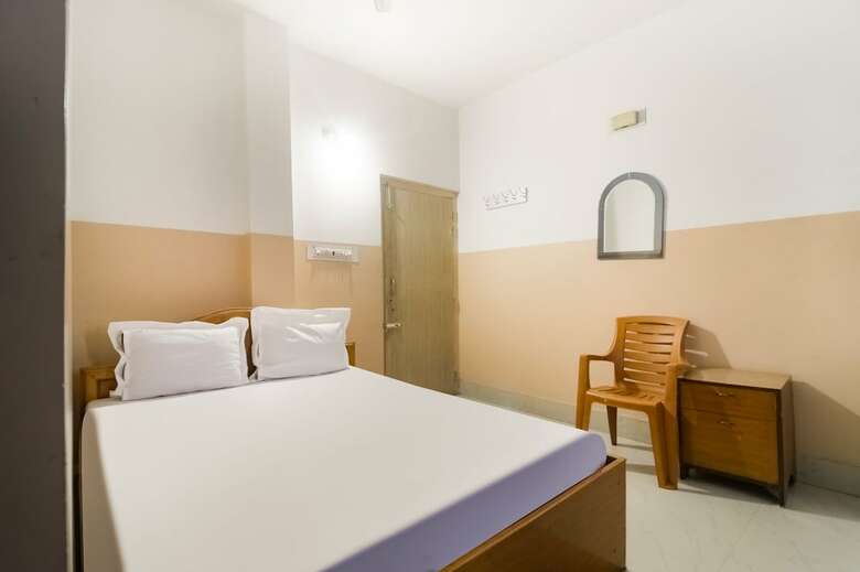 Spot On 60195 Hotel Rajvansh