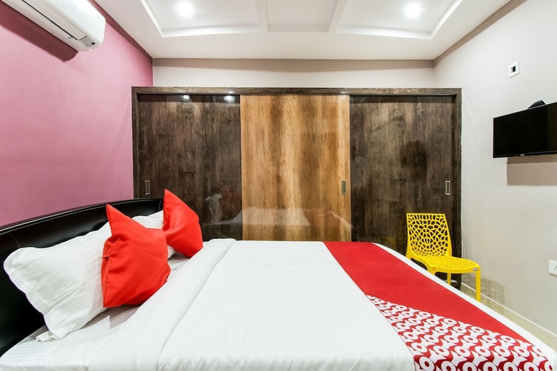 Hotel Oyo 37222 Kiran's Pride Service Apartment