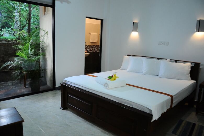 Hotel Dinstar Safari Lodge Udawalawa
