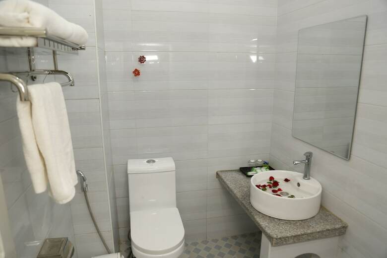 Mandalar May One Hotel