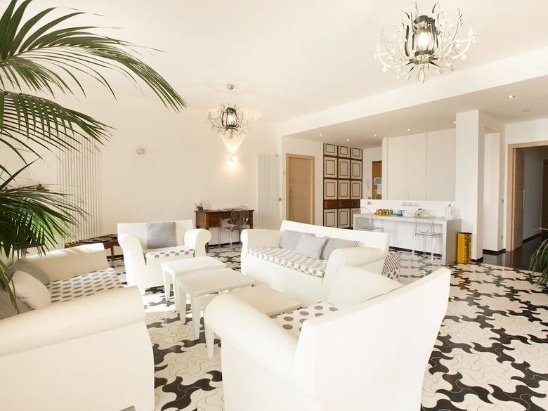Hotel Affittacamere Lo Scoglio