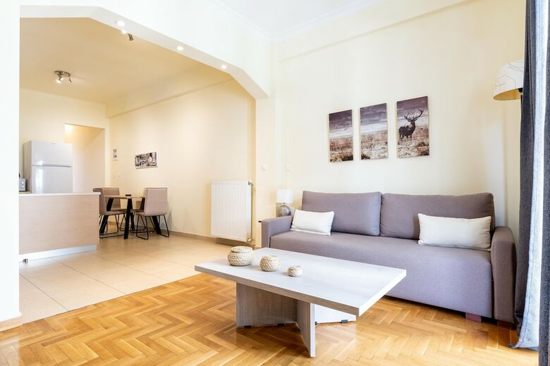 Arvali Glamorous And Quiet Apartment