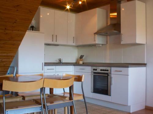 Spacious Apartment In Niedersfeld Near Lake