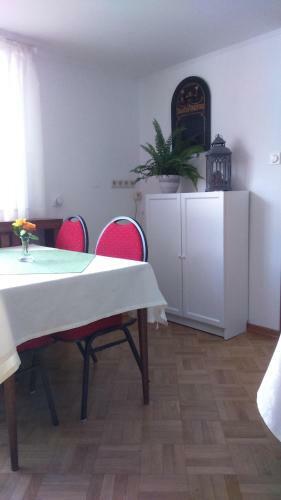 Hostal B&B All Seasons