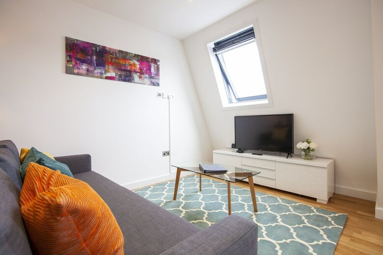 Alexandra Apartment