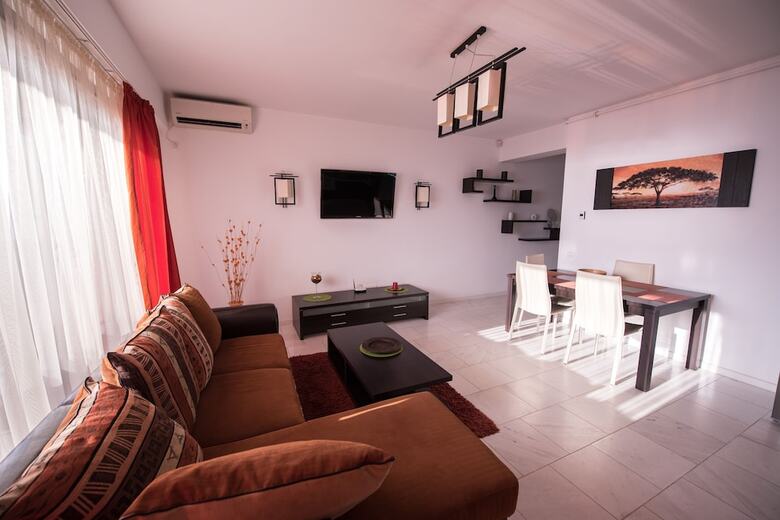 Sns Apartament In Villa Sophia
