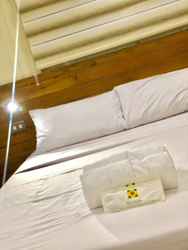 Hotel Two Seasons Executive Suites