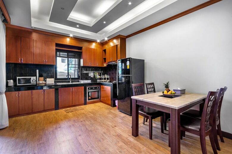 Villa Tropical Island Retreat - Bang Tao Beach, Pool, Pkg