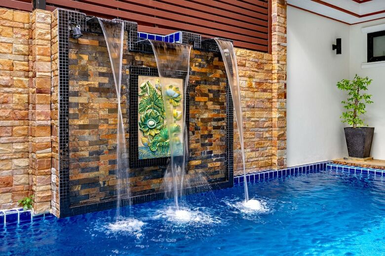 Villa Tropical Island Retreat - Bang Tao Beach, Pool, Pkg
