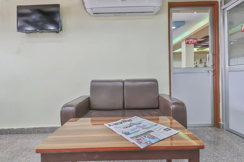 Oyo 615 Hotel Turahi