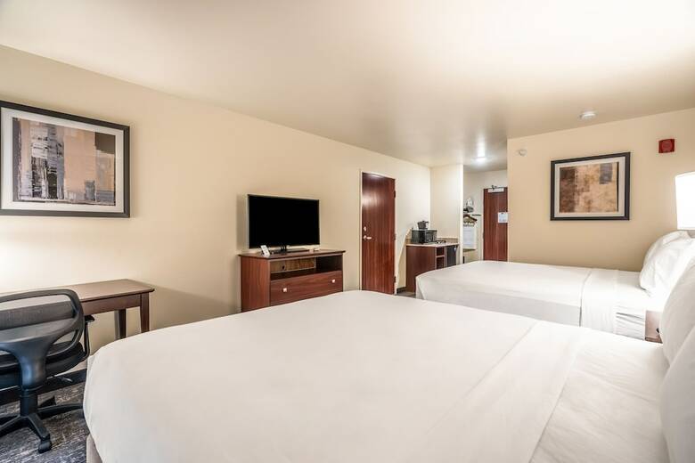 Cobblestone Hotel & Suites - Urbana