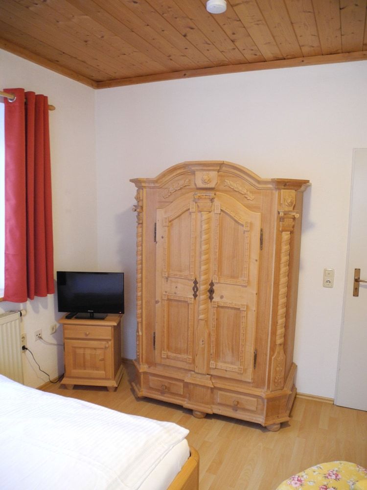Ammergau Lodge