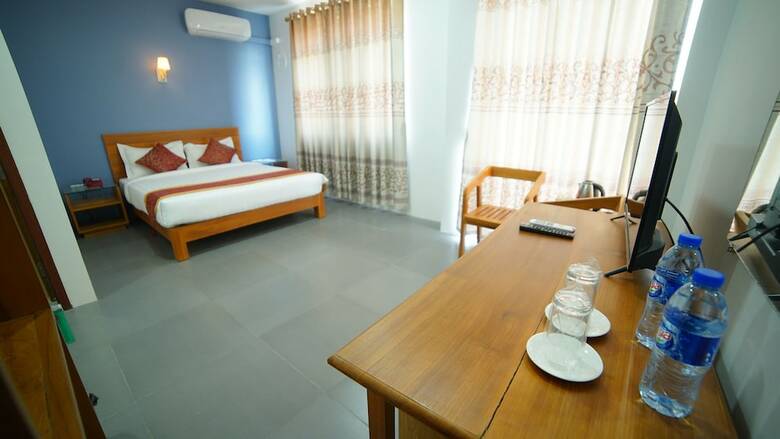 Present Hotel