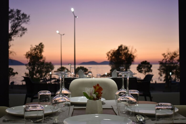 Yacht Hotel