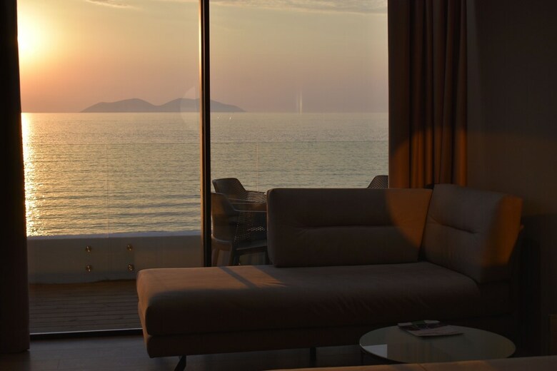 Yacht Hotel