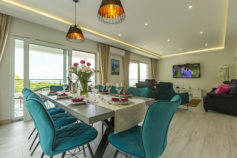 Villa Romance