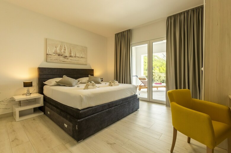 Villa Romance