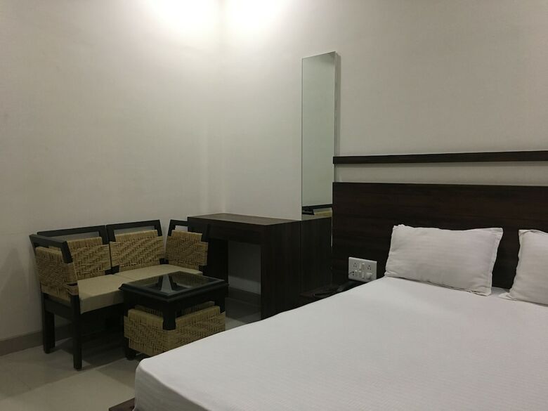 Hotel Paras