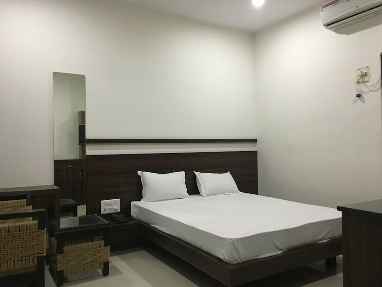 Hotel Paras