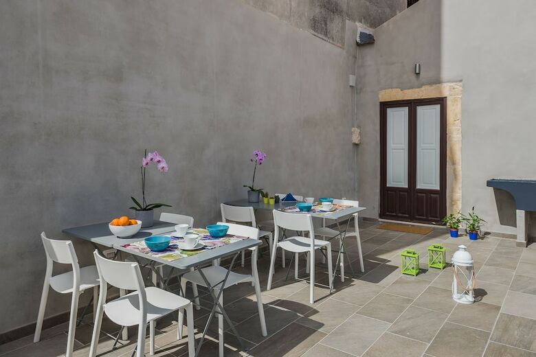 Bed & Breakfast D-home Ortigia